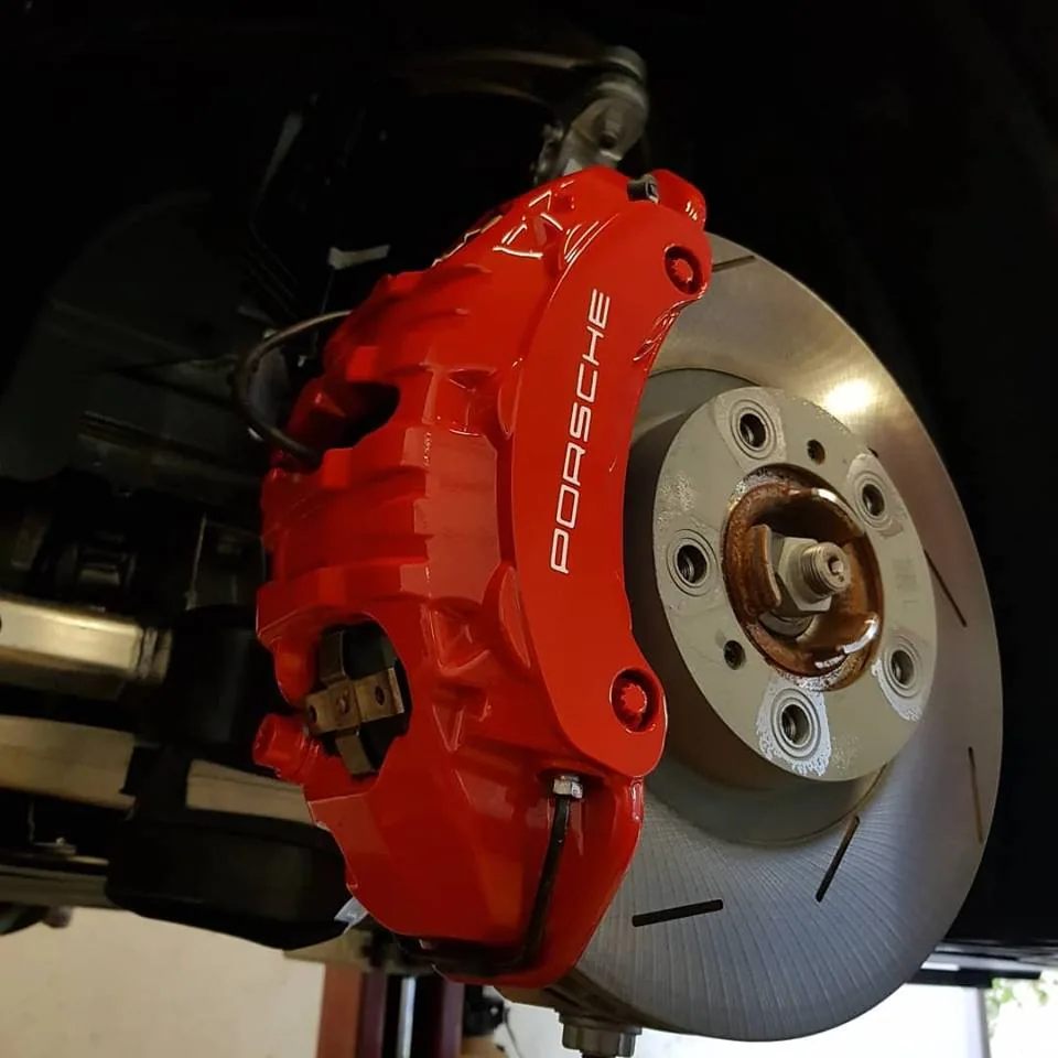 Porsche: Calipers en rojo